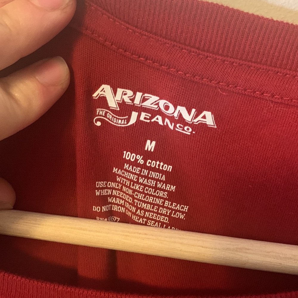 Arizona Jeans Red Crew Neck T Shirt Size Medium - Picture 3 of 4